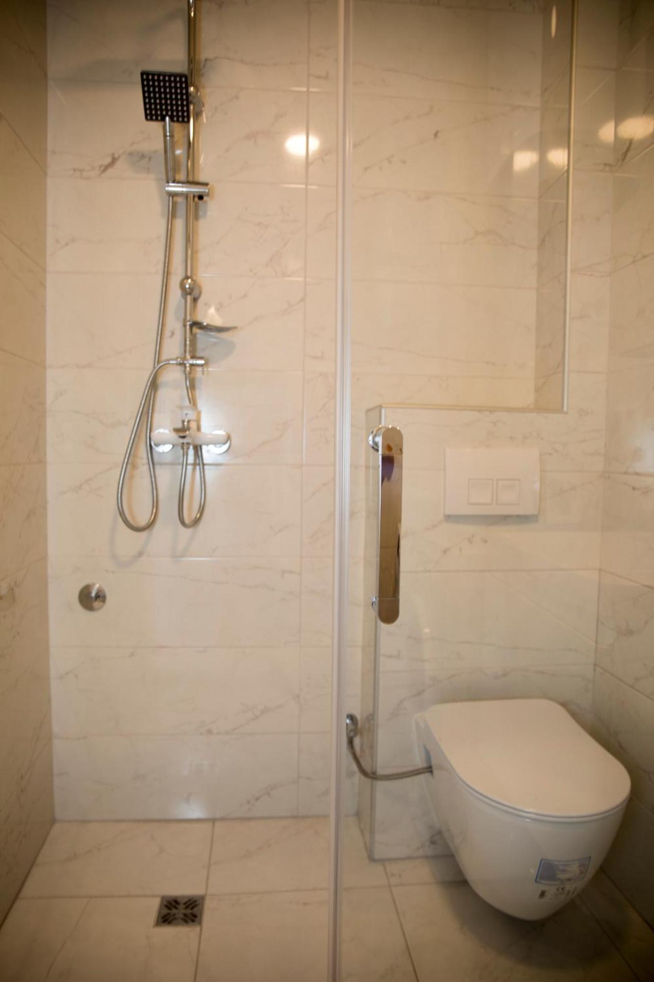 Kovac Riverfront Apartments Mostar Exterior photo