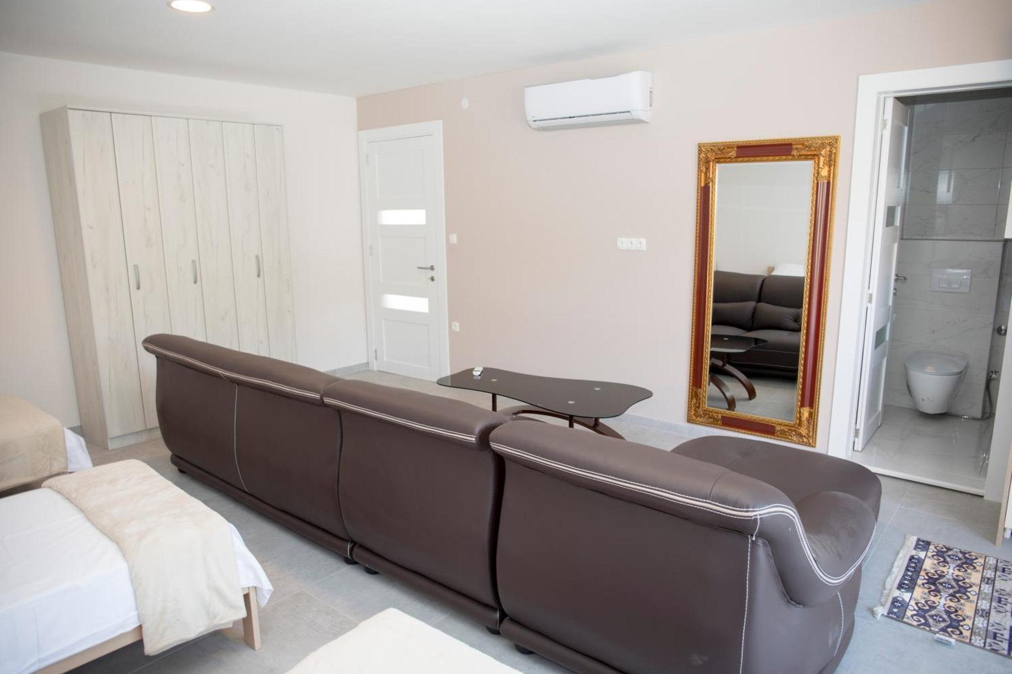 Kovac Riverfront Apartments Mostar Exterior photo
